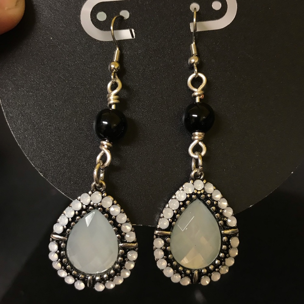 Cute dangling rhinestone earrings - Picture 5 of 5